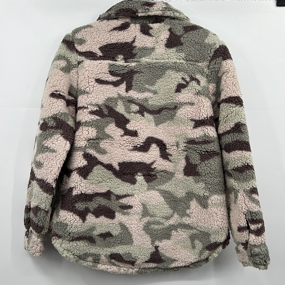 🆕Hem & Thread Camo Sherpa Fleece Green Brown Rose Beige Quilted Lining Last One - Picture 13 of 15